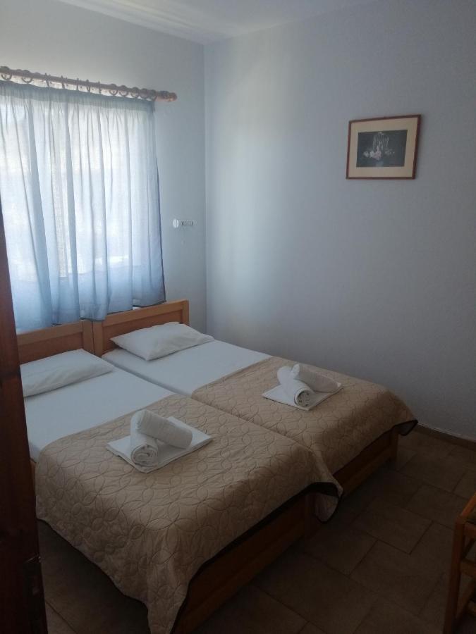 Appartement Dionisos Roses à Paralia Dionisiou Extérieur photo